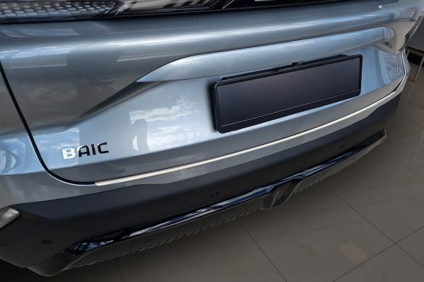 Ladekantenschutz mit Abkantung für BAIC X55 – Edelstahl in Premium-Qualität