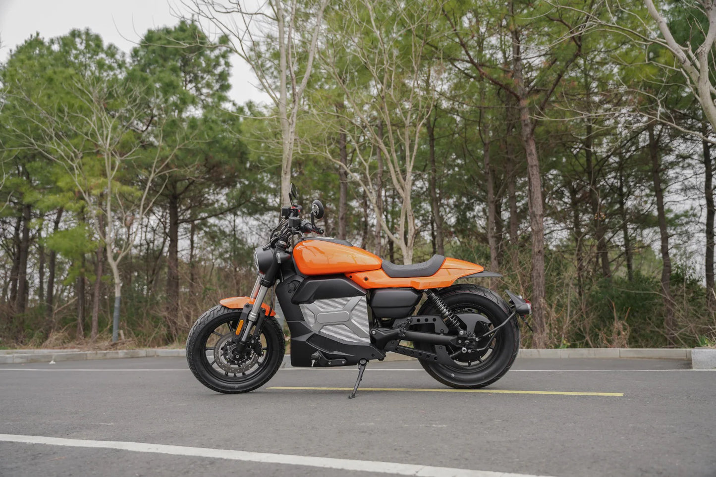 E-Motorrad Thunder 120 km/h